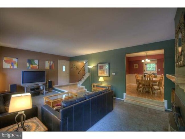 Building Photo - 19 Fawnhollow Ct