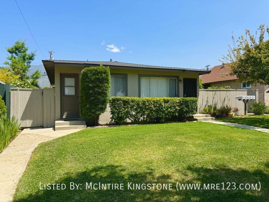 Primary Photo - Lovely 1BR/1BA Apartment in Monrovia with ...