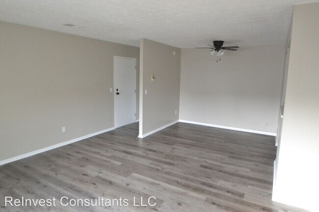 Foto del edificio - 2 br, 1.5 bath House - 7240 Creekview Dr #4