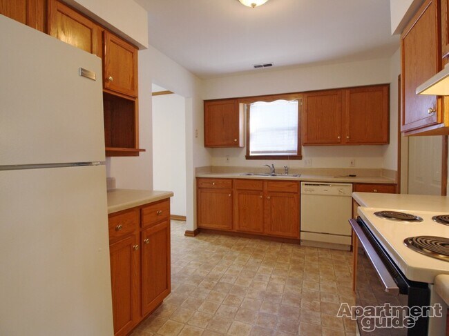 Building Photo - 1431 Wilshire Cir