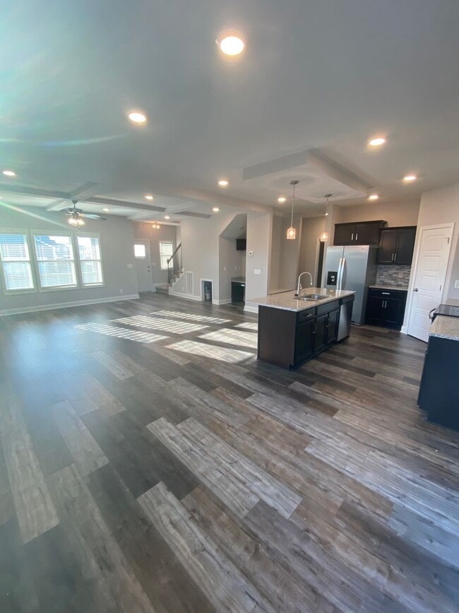 Foto del edificio - Move in with credit approval