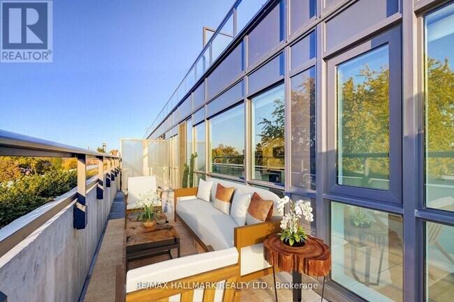 Photo du bâtiment - 1400 Kingston Rd