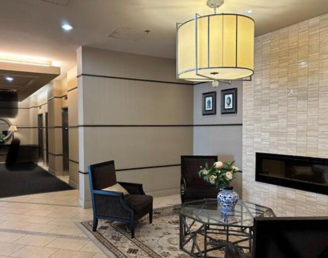 Lobby - 9 George St N