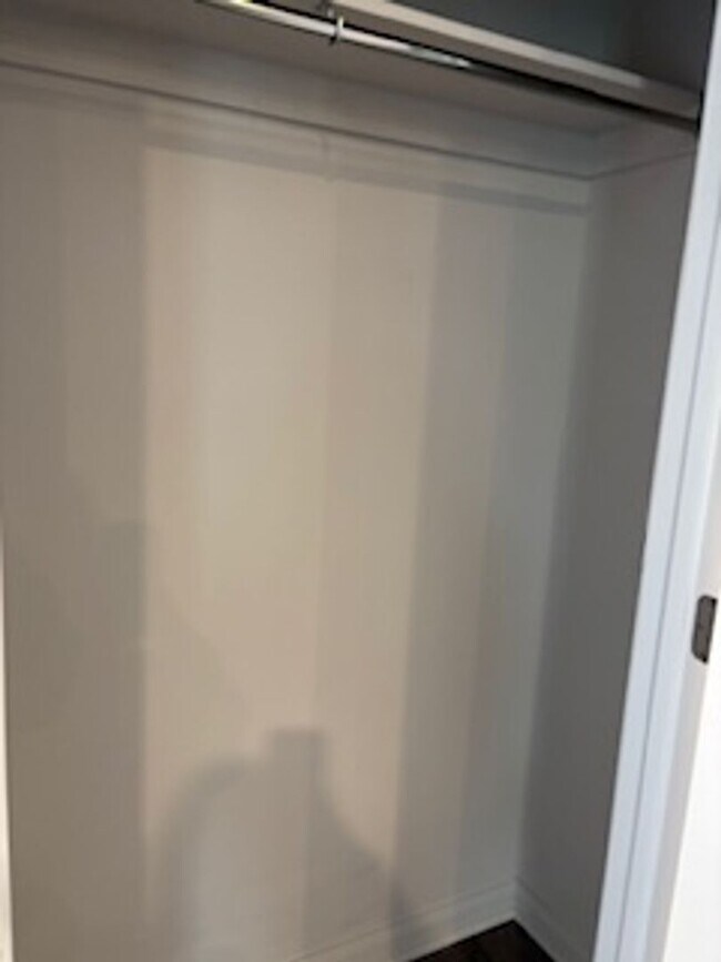 Building Photo - New Home! 1st month free!