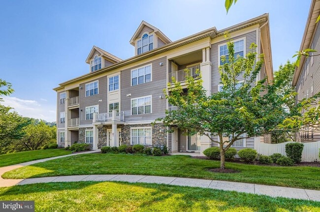 Building Photo - 8813 Stoneridge Cir
