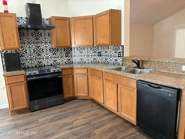 Building Photo - 11046 Campus Heights Ln