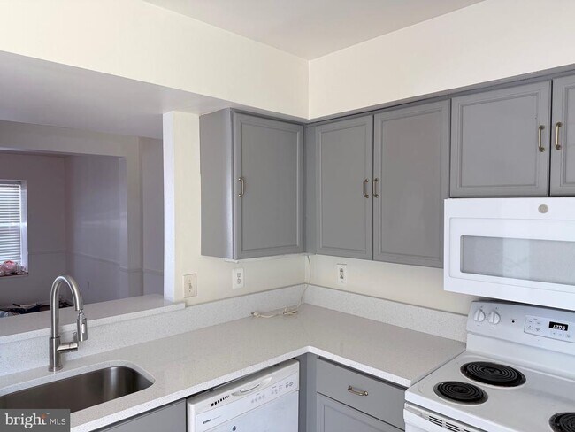 Building Photo - 14819 Rising Sun Ln