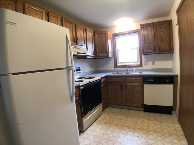 Building Photo - 3741 Allen Dr