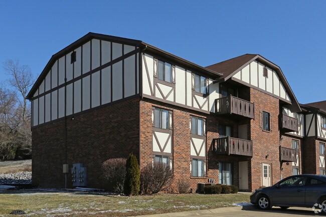 Building Photo - Lakewood Flats and Townhomes