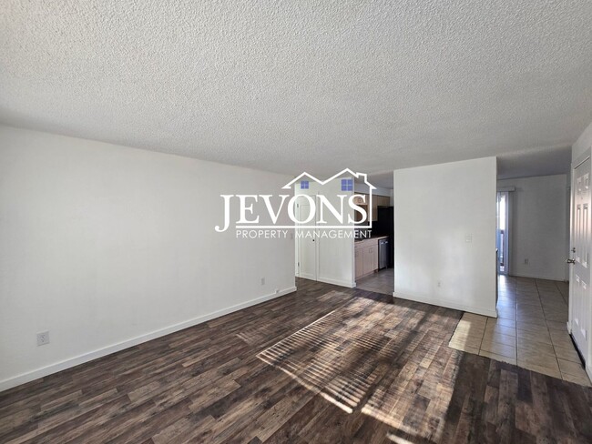 Foto del edificio - 607 N 6th Ave