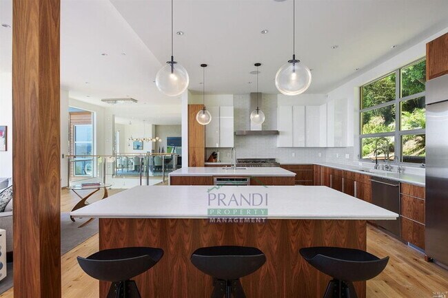 Building Photo - 19 Toyon Ln