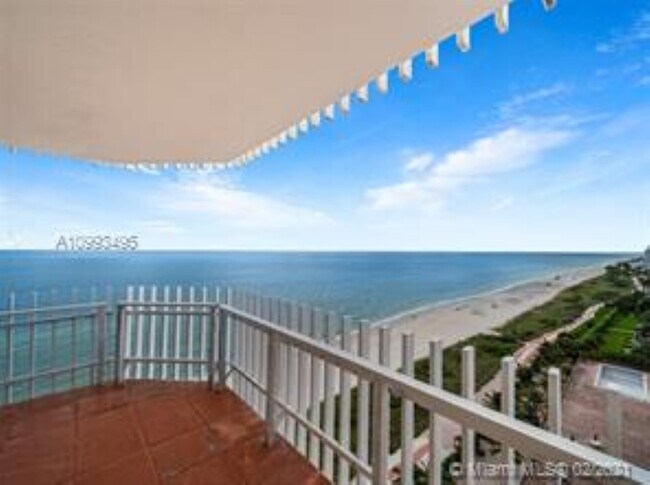 Building Photo - 6061 Collins Ave
