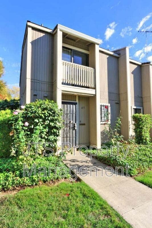 Building Photo - 45 Derow Ct