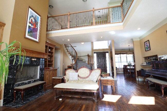 Building Photo - 3001 Pecan Dr