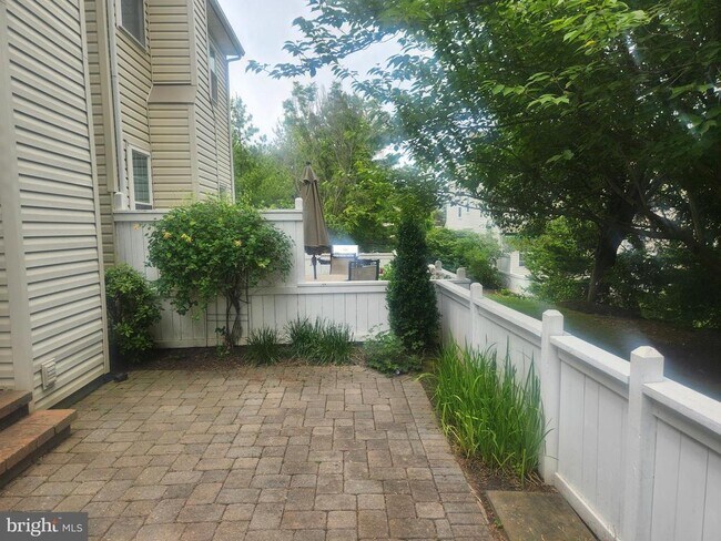 Building Photo - 1629 Rockcress Dr