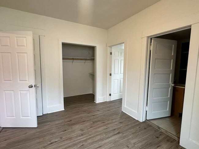 Foto del edificio - 906 B St