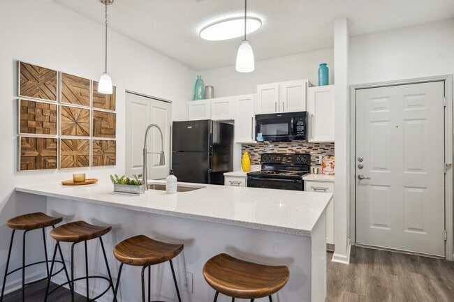 Building Photo - Aventura Oak Mountain