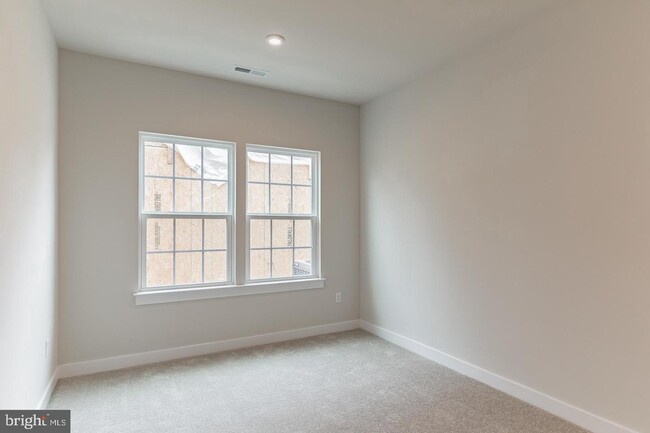 Building Photo - 611 VAN BUREN Ct
