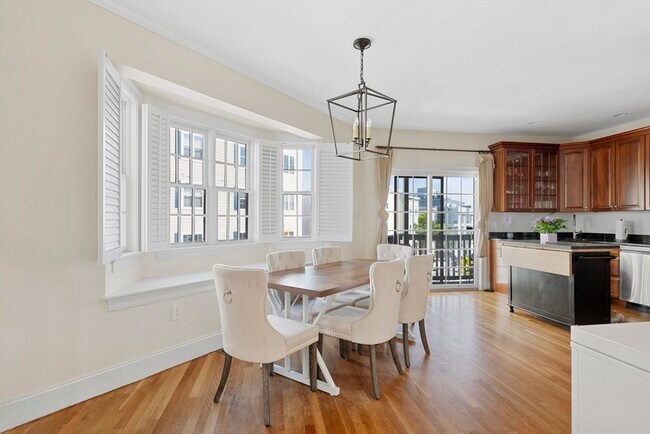 Foto del edificio - 402 E 3rd St