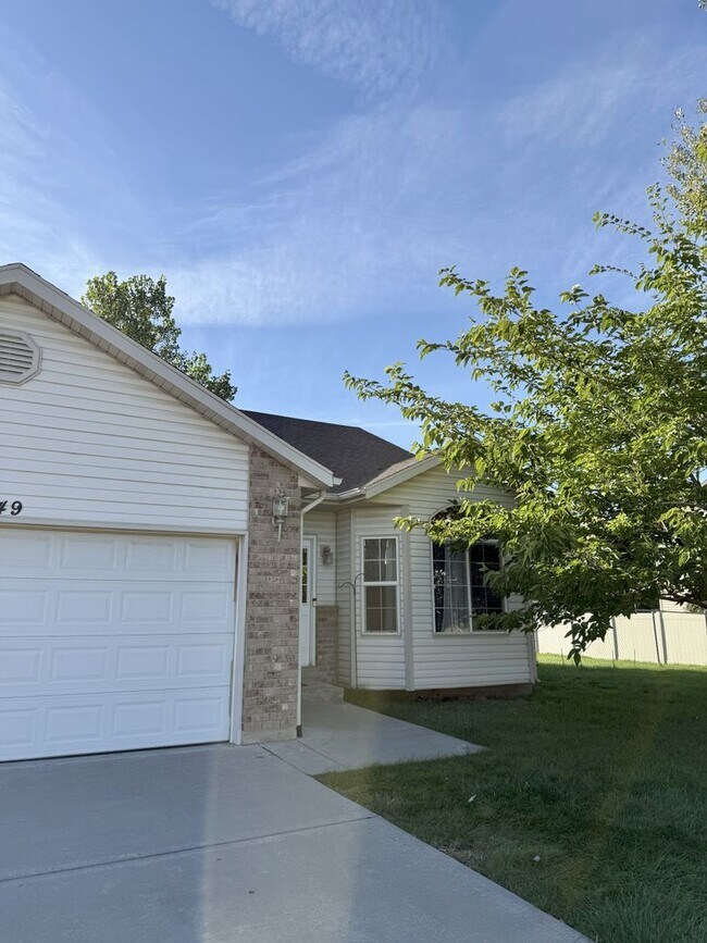 Foto del edificio - Your Perfect 5-Bedroom Retreat in Harrisvi...