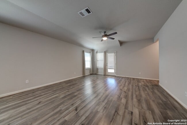 Building Photo - 4 Bedroom/3 Bath Remington Ranch Subdivision