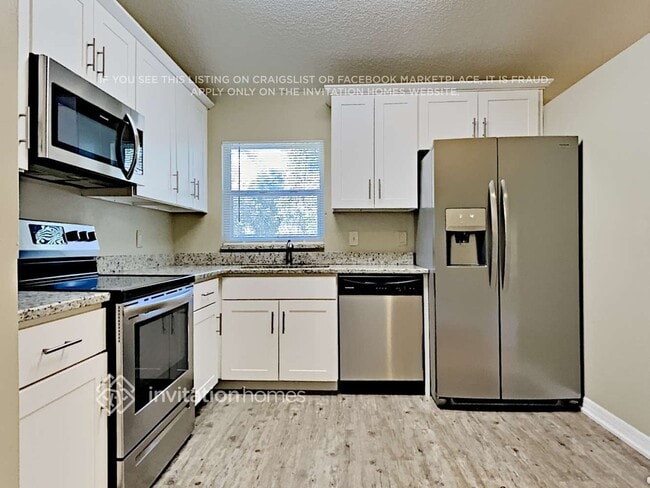 Foto del edificio - 439 Meander Dr N