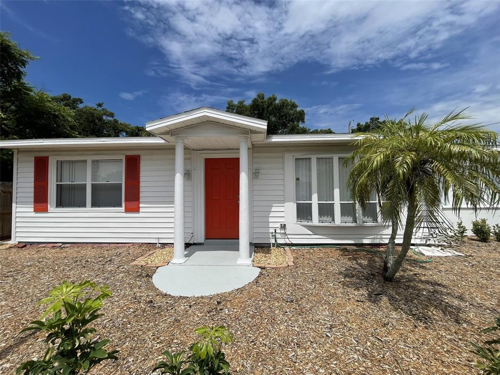 Foto principal - 828 S Tuttle Ave