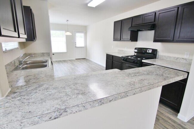 Building Photo - 9606 Franconia Dr