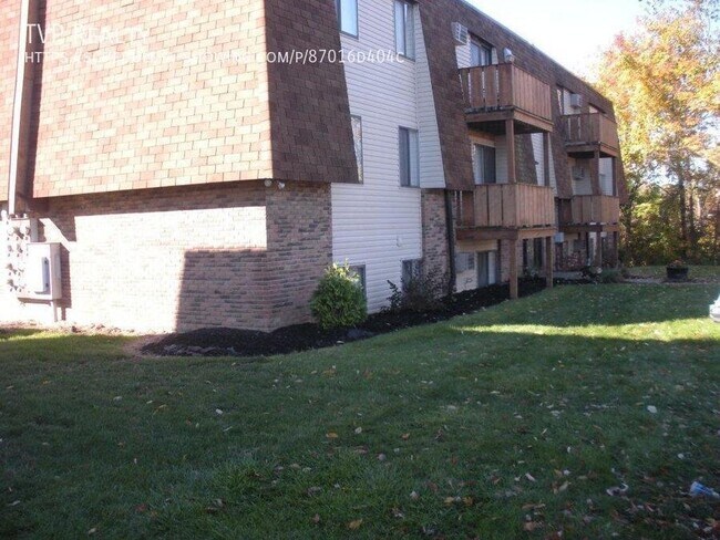 Building Photo - 132 Fox Hill Ln