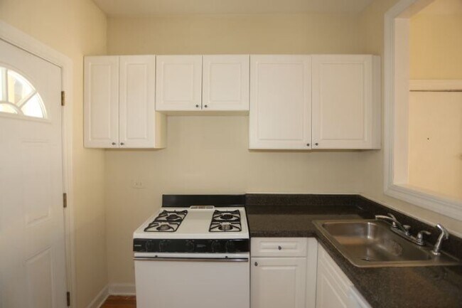 Foto del edificio - 714 W Barry Ave