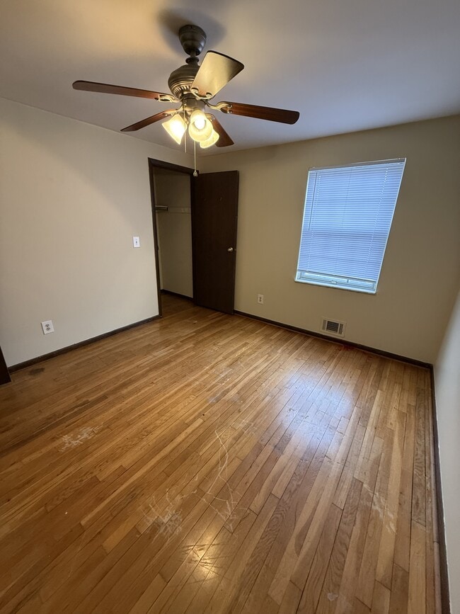 Foto del edificio - 5745 Pine Tree St S