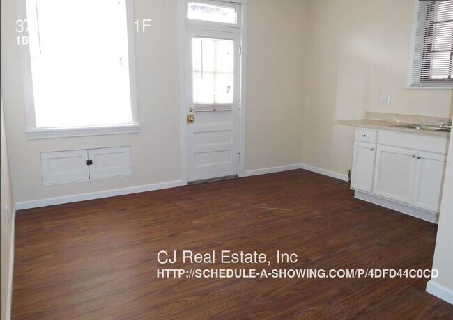 Foto del edificio - 3702 Bates St