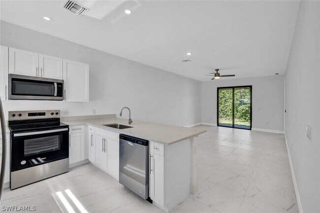 Foto del edificio - 430-432 Bell Blvd