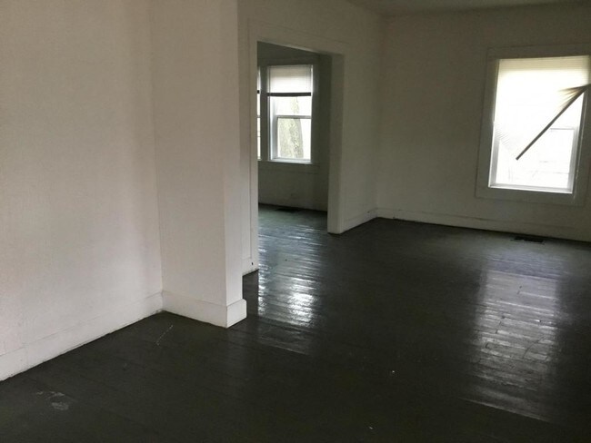 Building Photo - 1407 N Kealing Ave