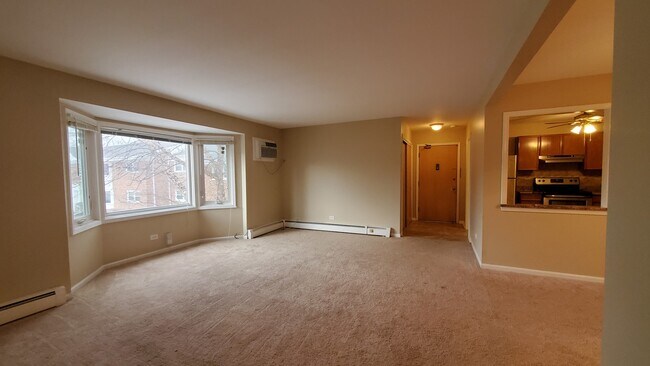 Building Photo - 502 W Miner St