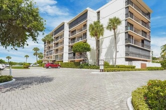 Building Photo - 225 S Beach Rd