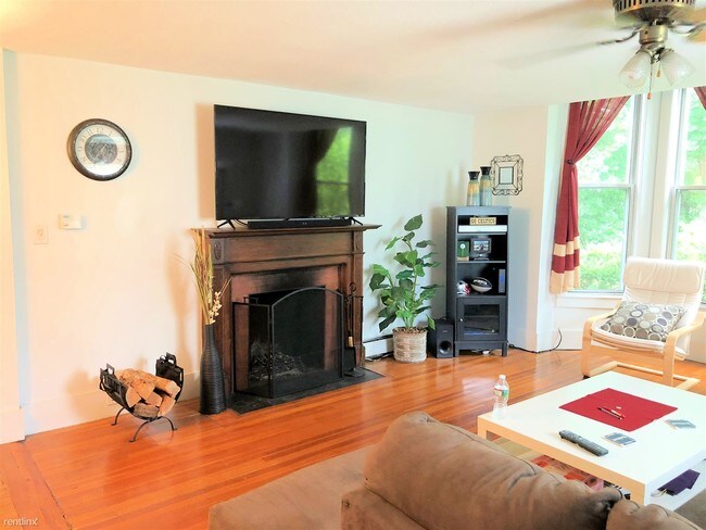 Building Photo - 47 Middle St