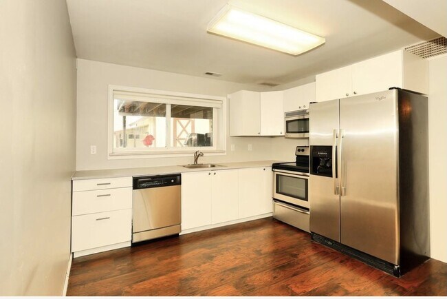 Foto del edificio - 1195 W State St