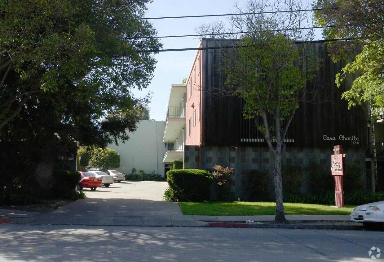 Primary Photo - 1548 Hudson St