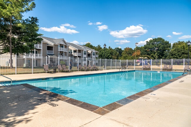 Foto del edificio - Muirfield Woods Apartments