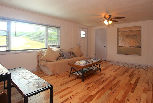 Foto del edificio - 5377 Bates Rd