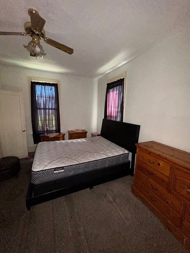 Foto del edificio - 323 N 7th St