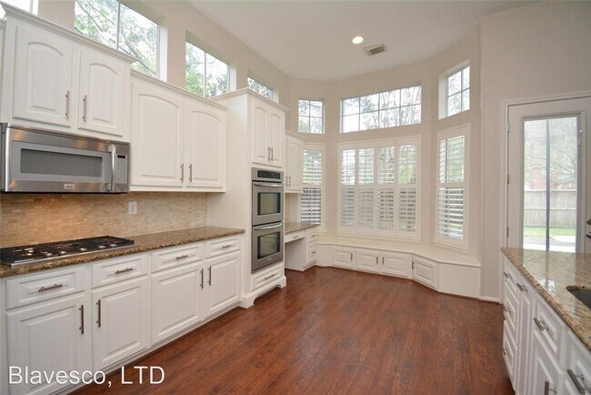 Building Photo - 5 br, 4 bath House - 15 Larks Aire Place