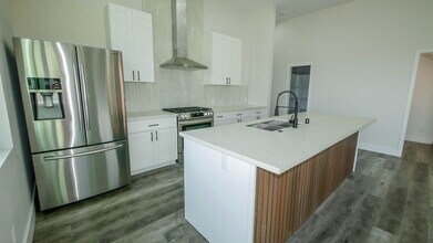 Building Photo - 5535-5539 Potomac St