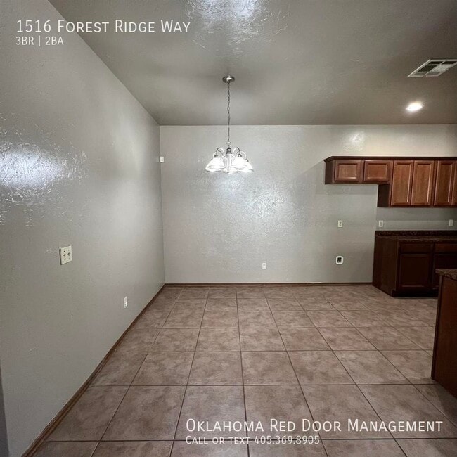 Foto del edificio - 1516 Forrest Ridge Way