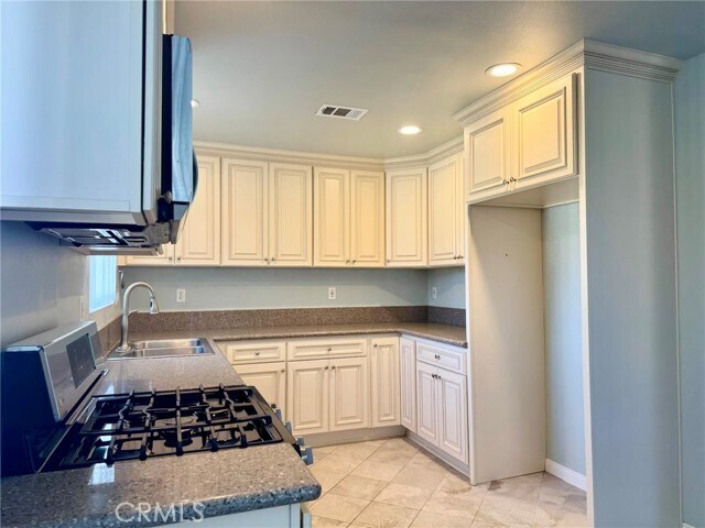 Foto del edificio - 11782 Azalea Ave