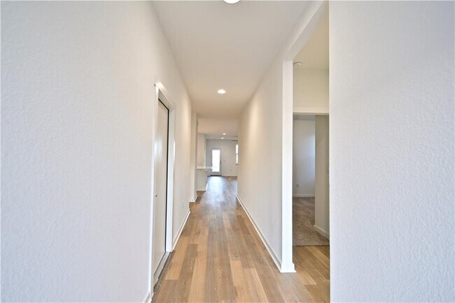 Foto del edificio - 8004 City Top Blvd