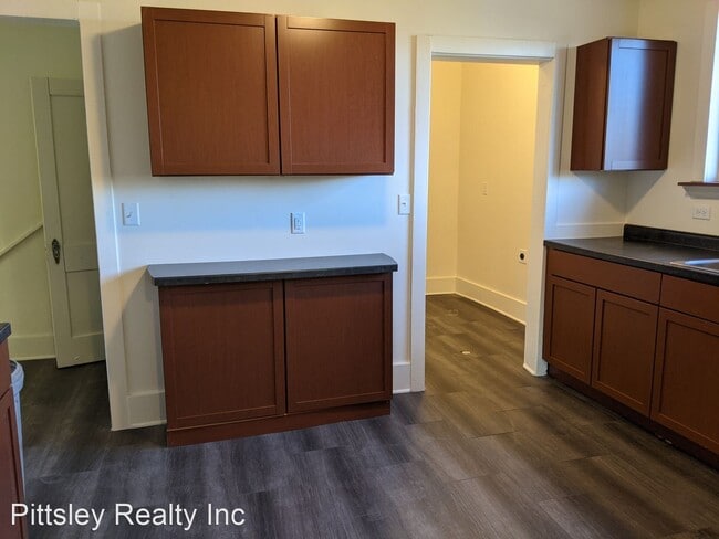 Building Photo - 3 br, 1.5 bath House - 120 John Street