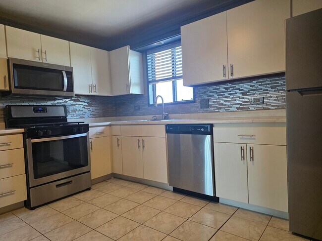 Foto del edificio - 6020 Lake Bluff Dr