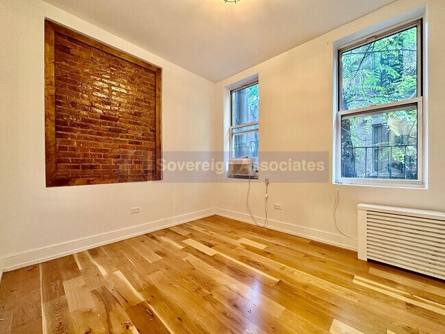 Foto del edificio - 95 E 7th St